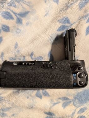 🌸 Neewer Battery Grip For Canon EOS Systems